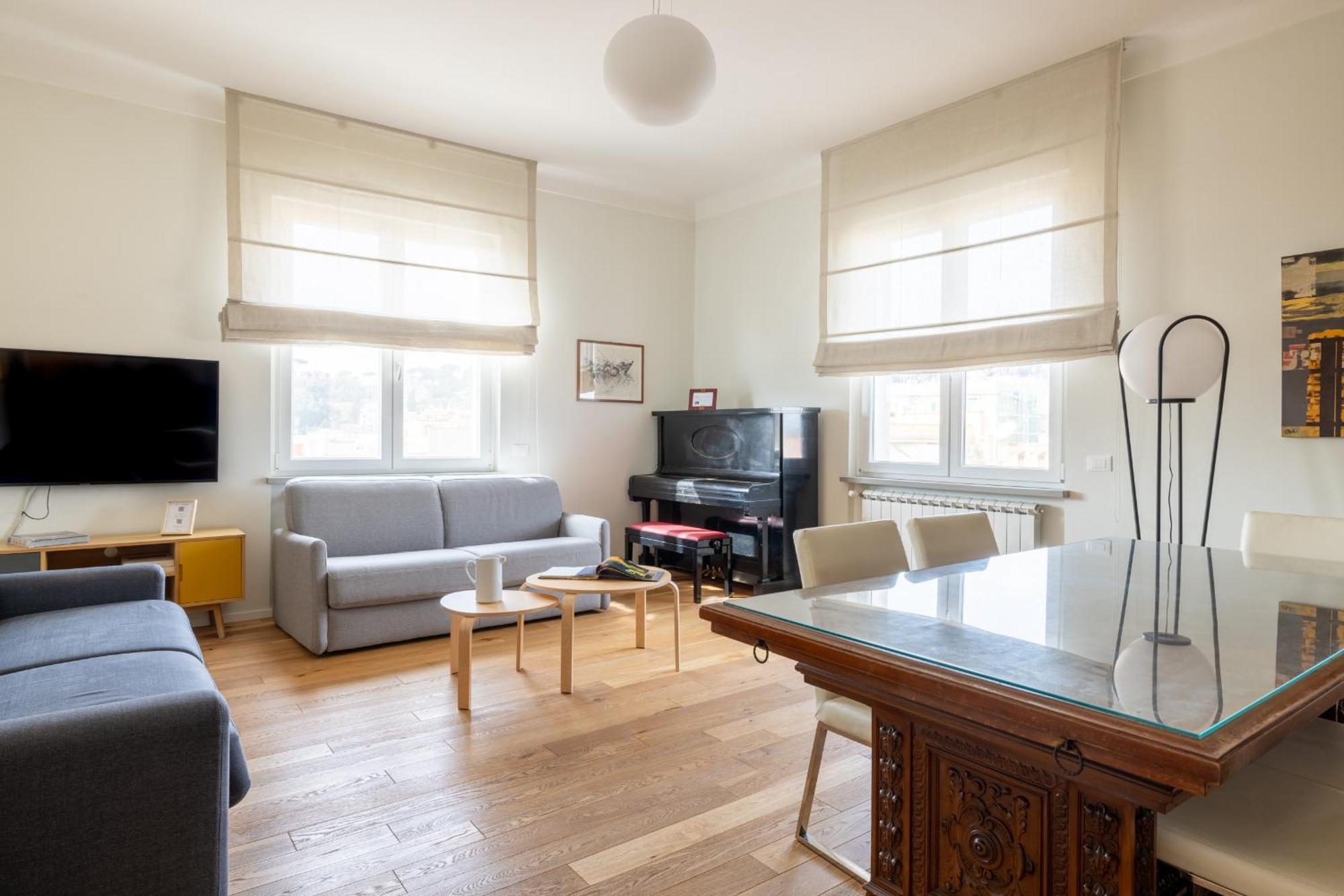 Apartment Floor With Rooftop Terrace Near St. Peter Rom