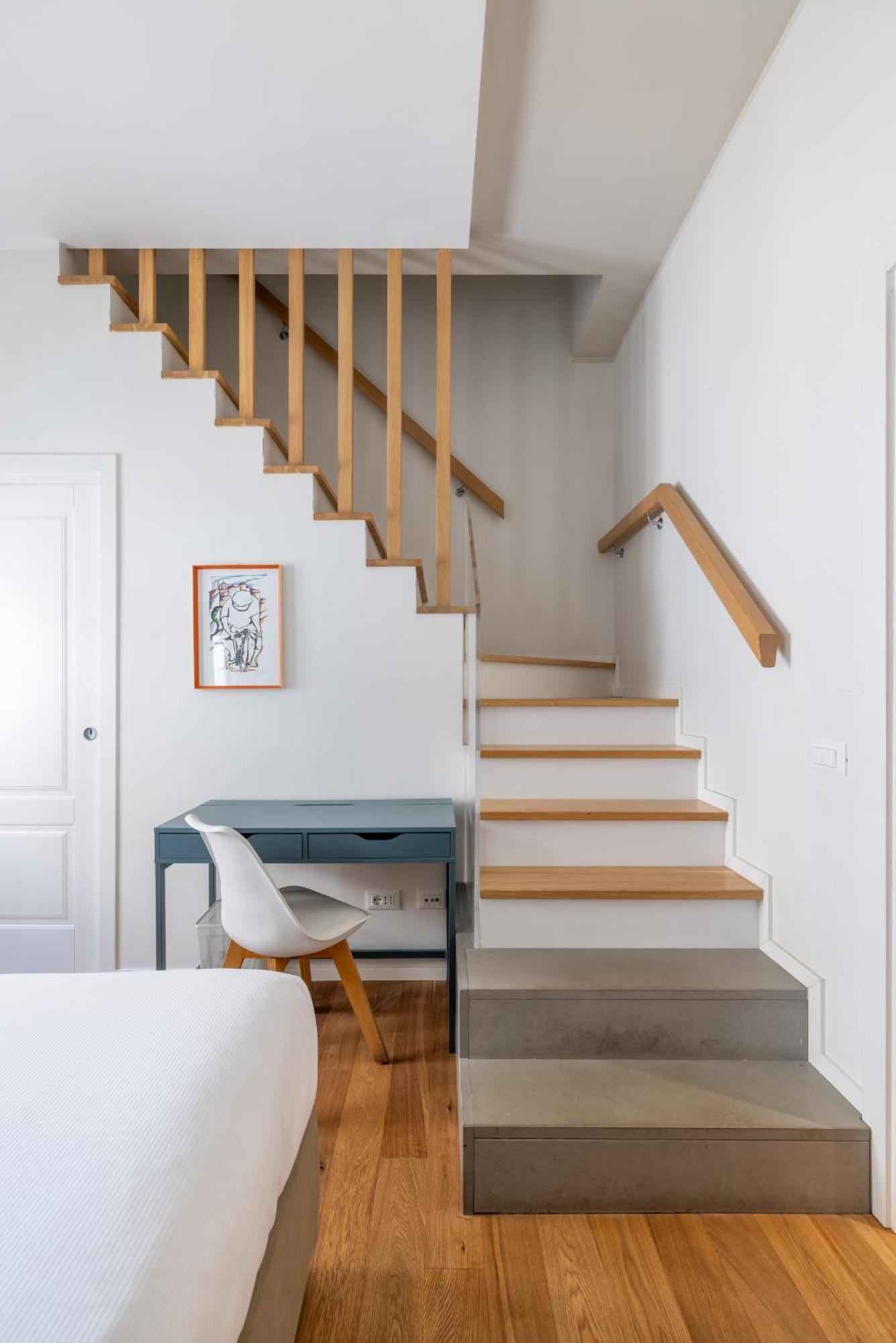 Floor With Rooftop Terrace Near St. Peter Apartment *